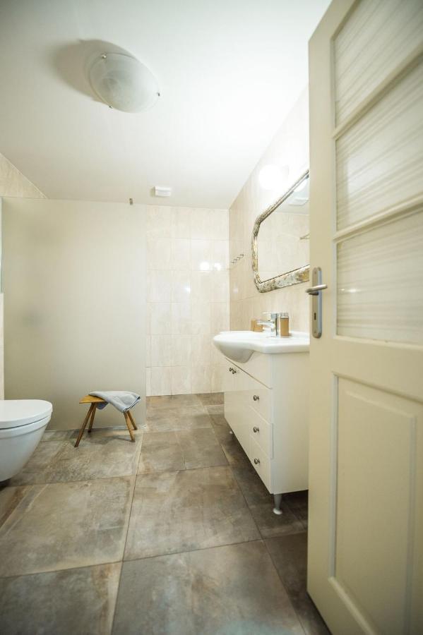 Apartman Ve Dvore Ratiskovice المظهر الخارجي الصورة